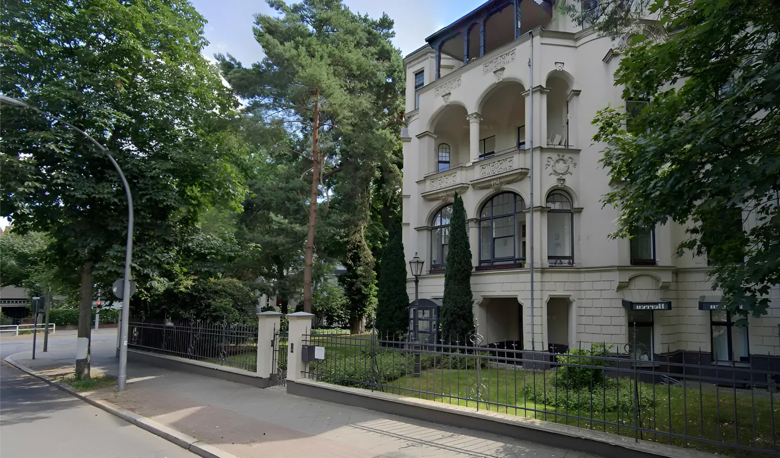 Das Haus in der Hagenstraße 1 in Berlin-Grunewald, in dem Marketing Juwel sein Büro hat