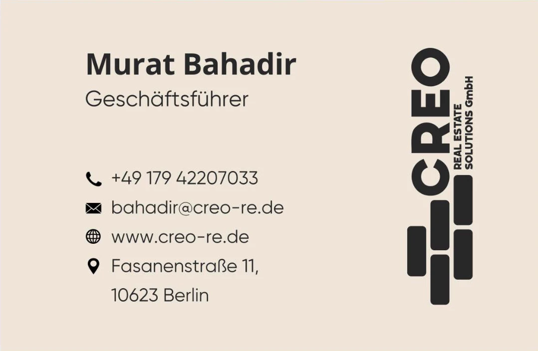 Visitenkarte von Creo Real Estate Solutions in Beige mit Logo